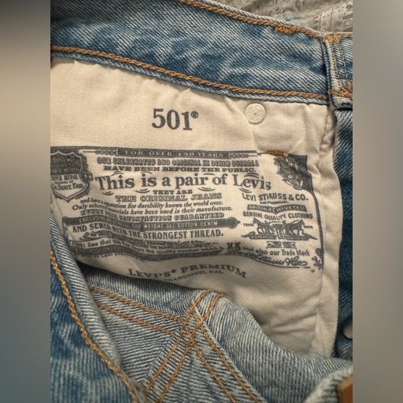 Levi’s 501 Original Fit Studded Women’s Jeans - Picture 7 of 10